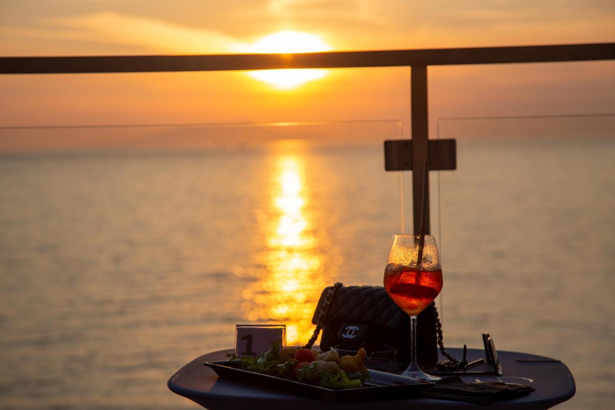 Hotel Giosue' A Mare Sorrento Мета Екстер'єр фото